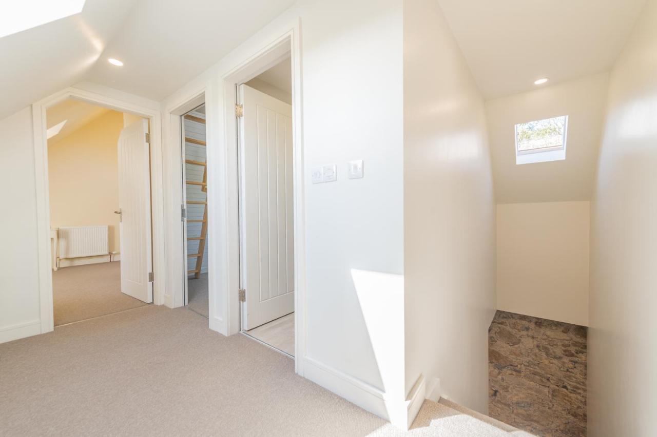 Nether Newton - Sleeps 12, Hottub, Sauna, Private Garden Newmilns Exterior foto